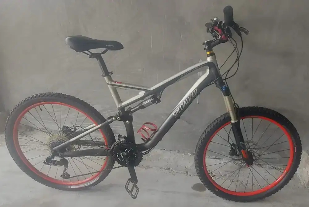 Sepeda Gunung spesialized stump jumper jual murah tidak dipakai
