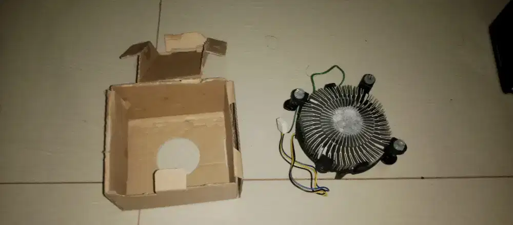 Dijual 2 Buah Fan Heatsink Stock Cooler Intel Kondisi Bekas/Second.