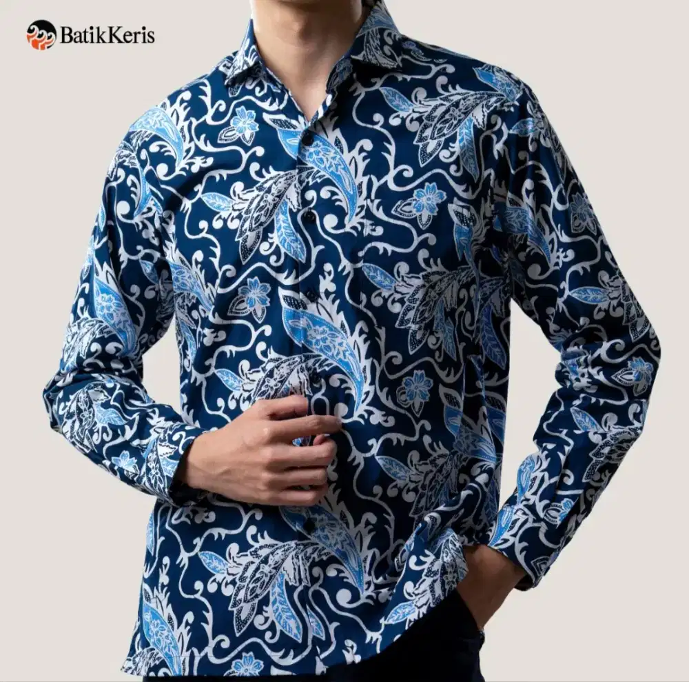 Kemeja Slim Fit Batik Lengan Panjang Motif Ukel Sumping Size M