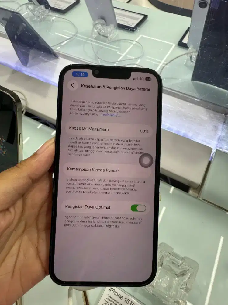 iPhone 13 mid night 128gb ios 26