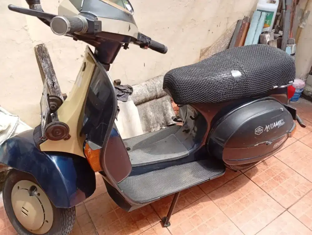 (Bekas) Dijual Motor Vespa Excel 150