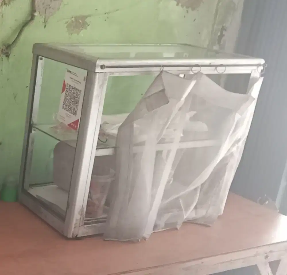 Etalase kecil 60 * 70