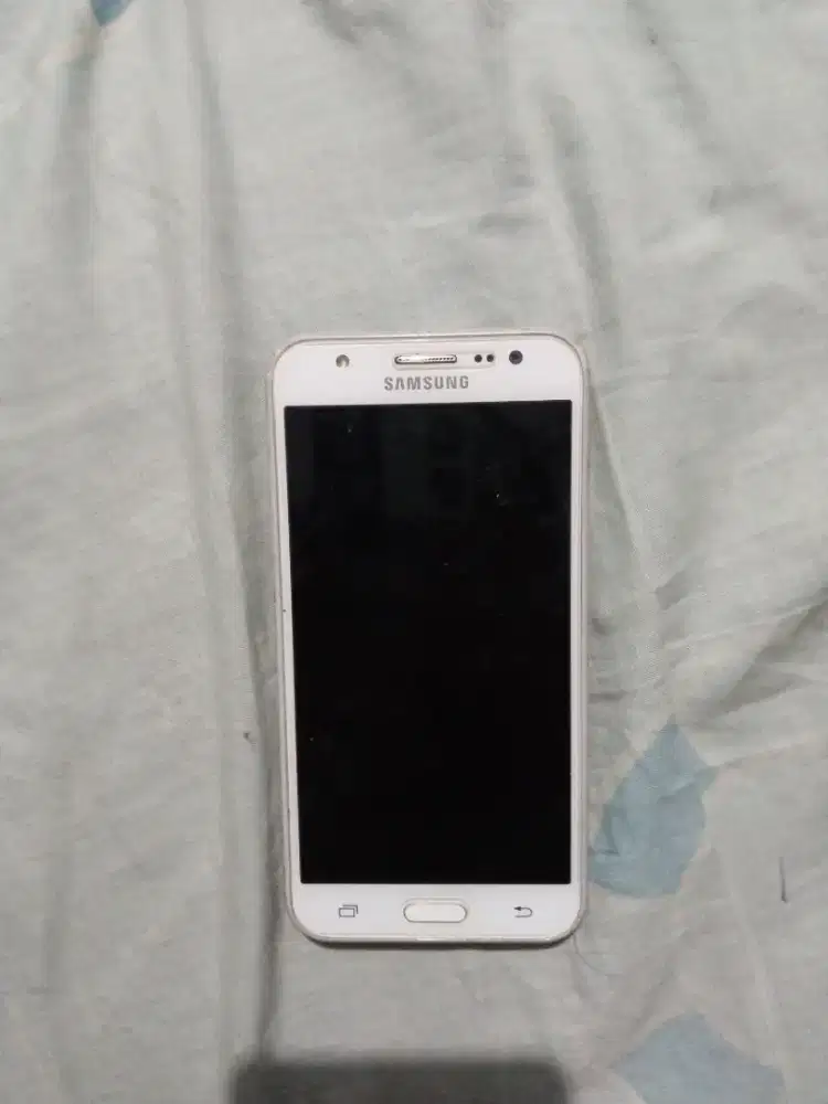 SAMSUNG GALAXY J5