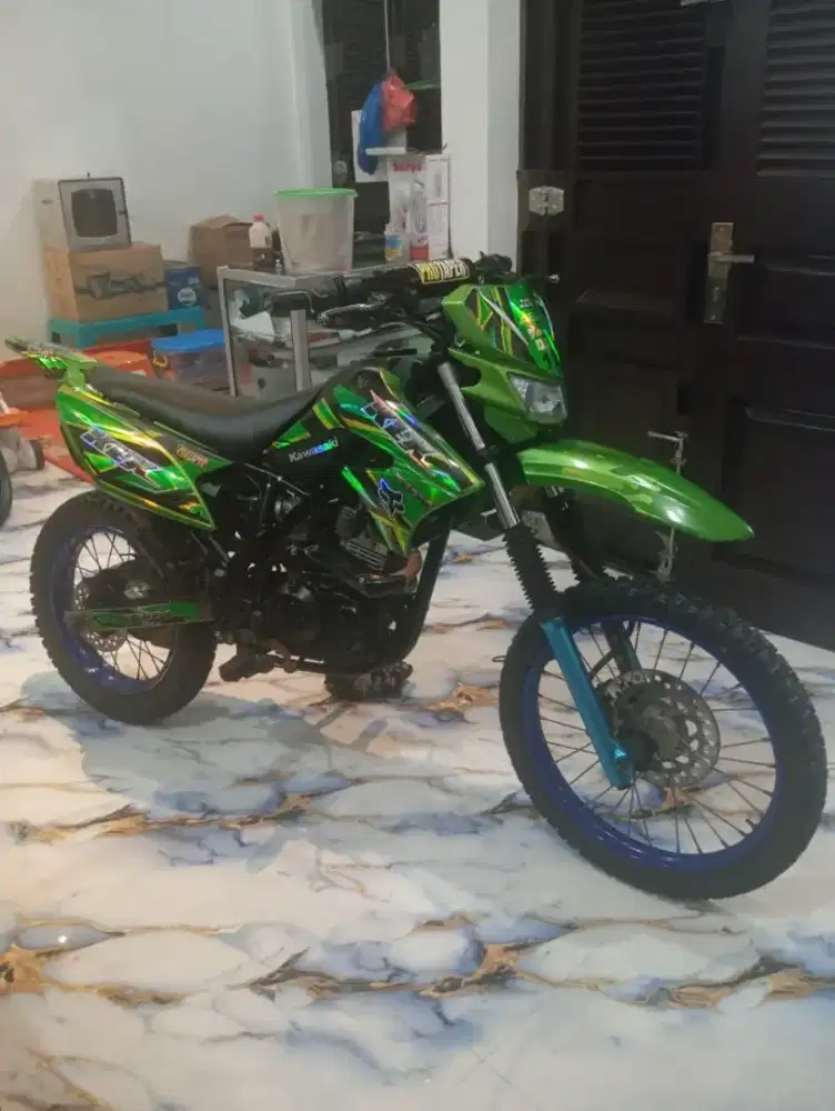 KLX 2011 pajak hidup