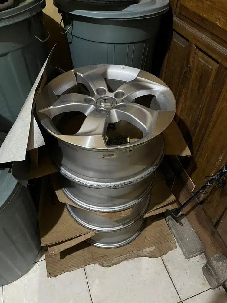 Velg HRV 2017 (Ori bawaan Mobil)