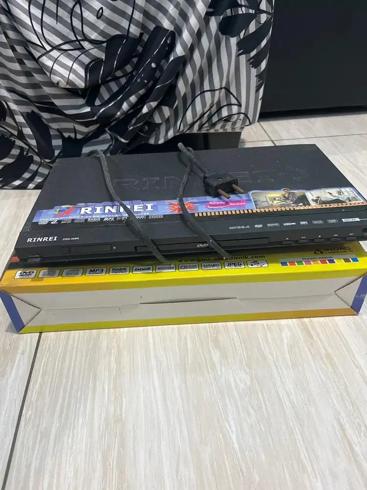 Dvd player merk rinrei gmc
