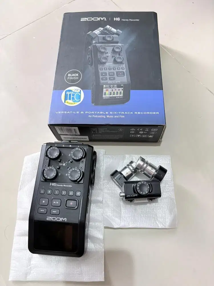 Handy Recorder Zoom H6 Soundcard multitrack, 100% Normal. Siap rekaman