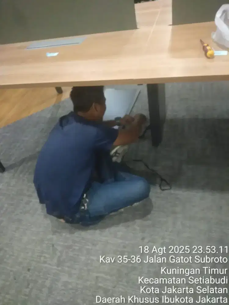 Tukang listrik panggilan