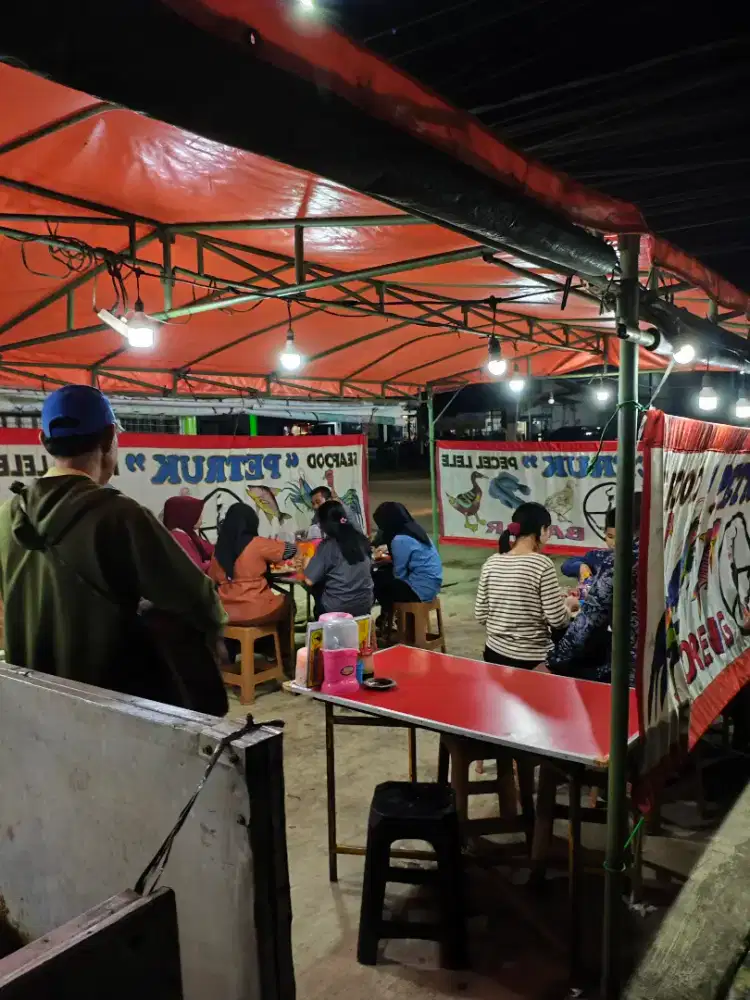 Dicari pegawai untuk masak di pecel lele Petruk yang di celentang