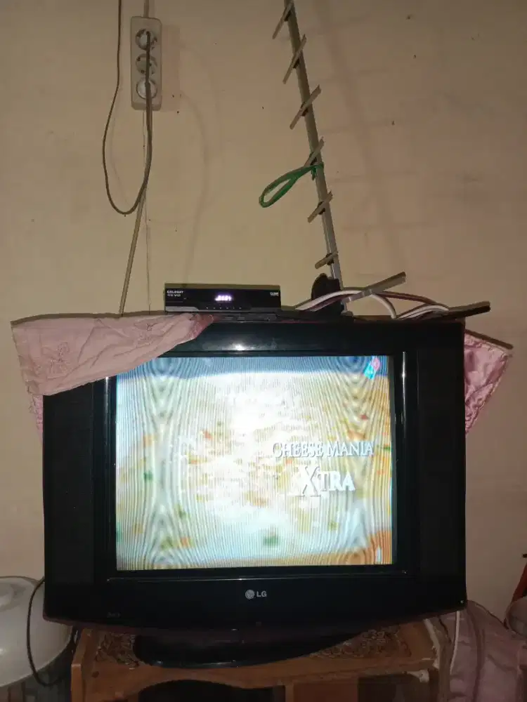 DIJUAL MURAH TV MEREK LG 21 INCH + STB + ANTENA