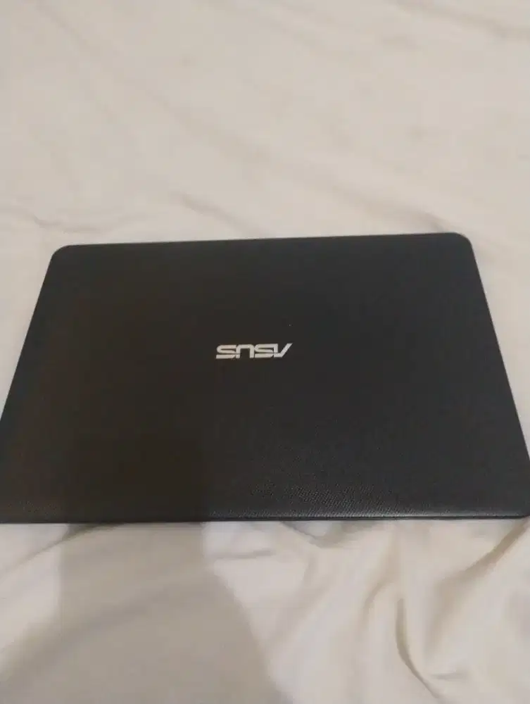 Dijual Asus X455YA/ AMD A8-7410/Ram 8GB/128 SSD,512 GB HDD