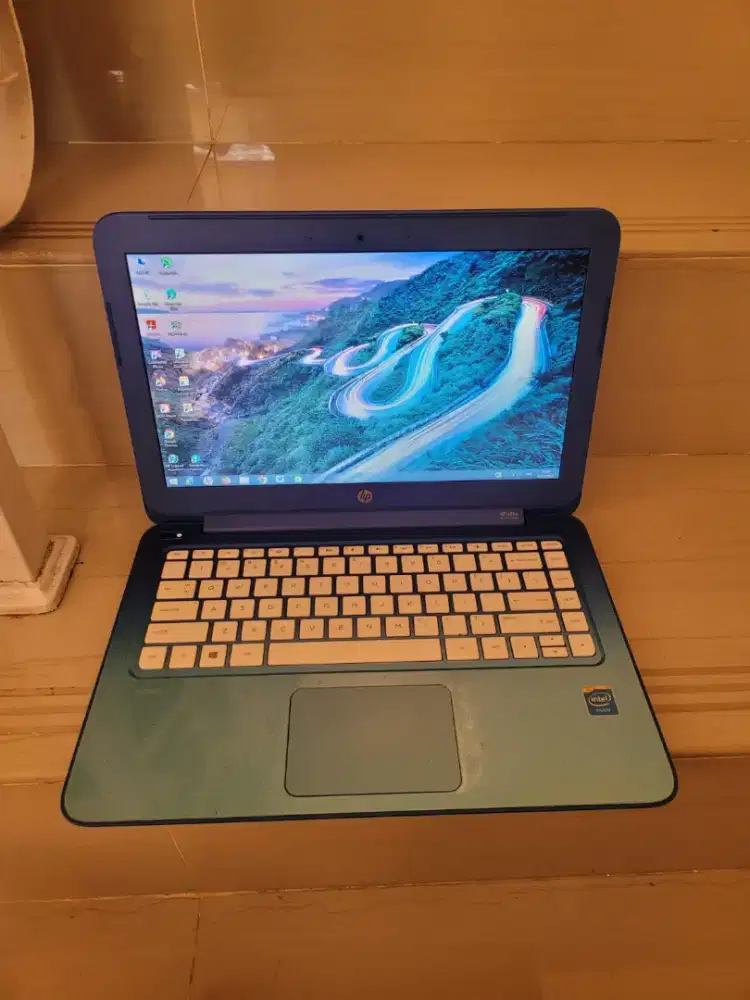 Laptop hp strem 14 celeron
