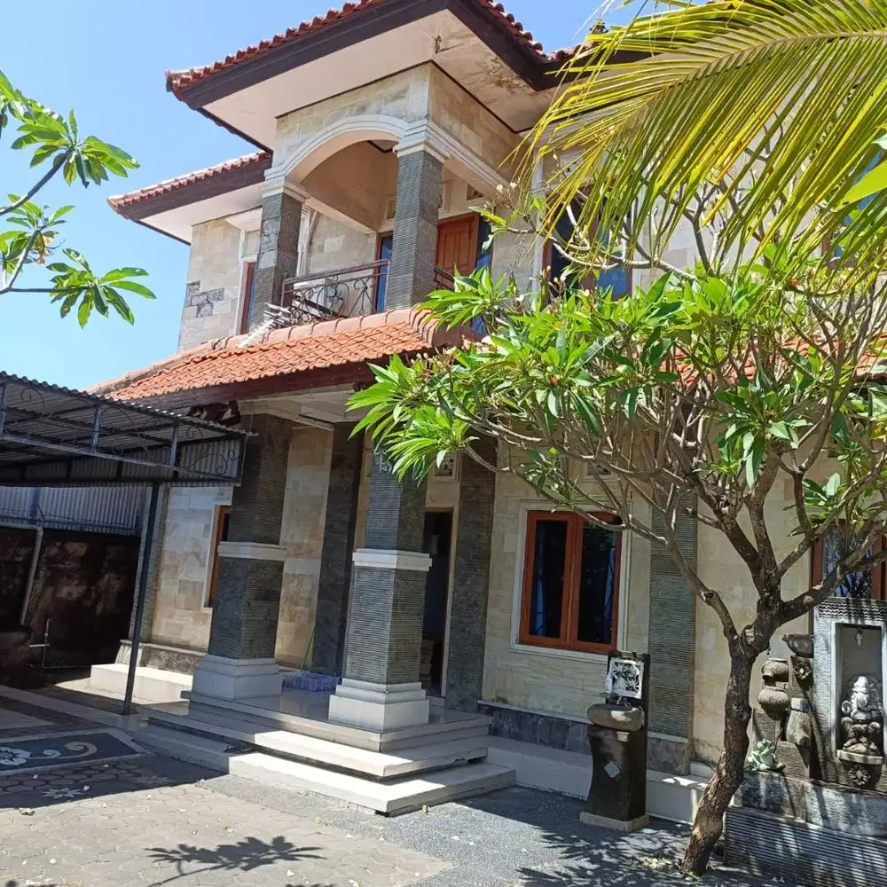 Disewakan / dikontrakkan rumah 2 lantai Sesetan Denpasar Selatan