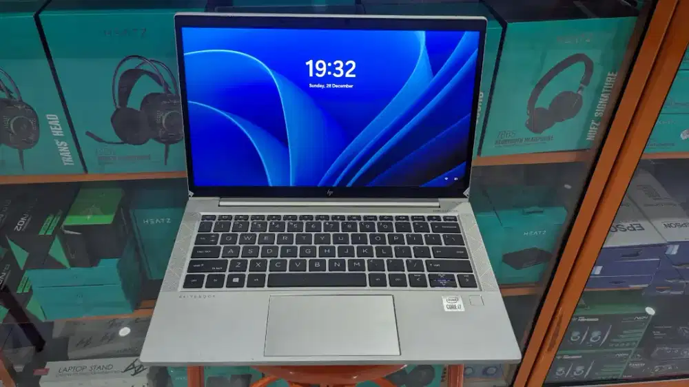 HP ELITEBOOK 830 i7-10610 RAM 16 GB SSD 512 GB 13 INCH