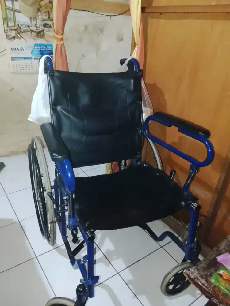 KURSI RODA DR BARU JARANG DIPAKAI 9,99 %