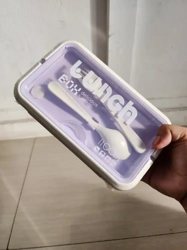 Lunch box purple