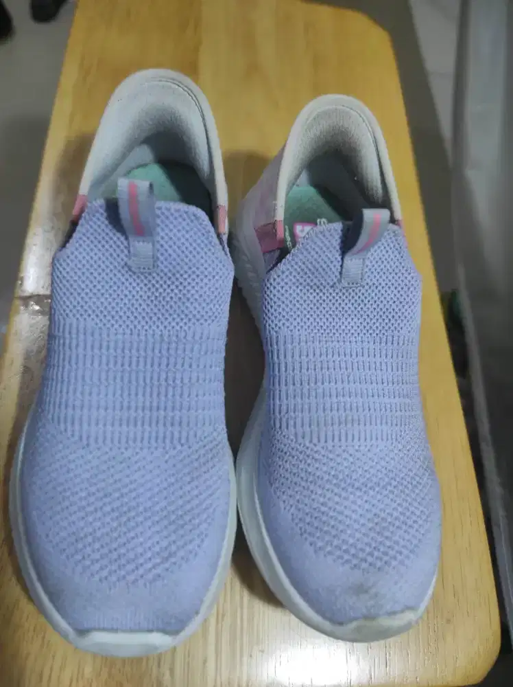 Sepatu Anak merk Skechers 32