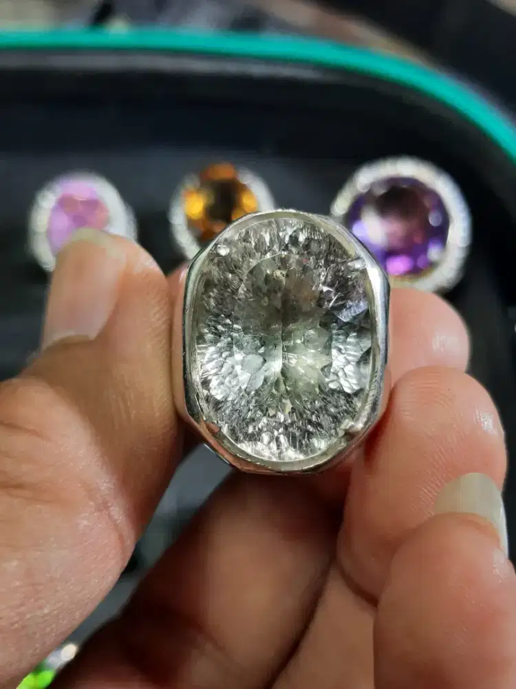 Colourless Topaz NTE