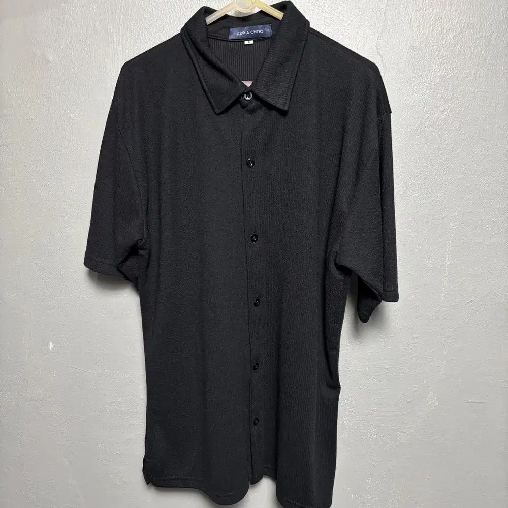 KEMEJA PRIA LENGAN PENDEK CUP A CHINO SIZE L HITAM SLIM FIT