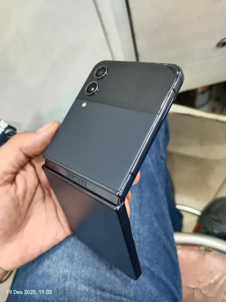Samsung Z flip 4 8+8/256 GB 5G