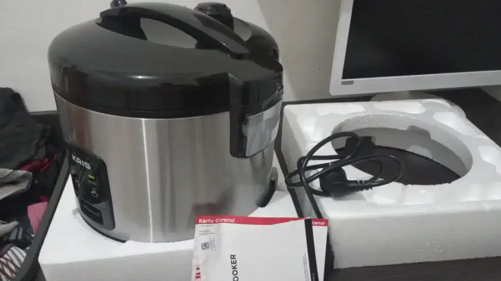 Rice cooker 2.8 liter Azko/Kris kondisi Baru.