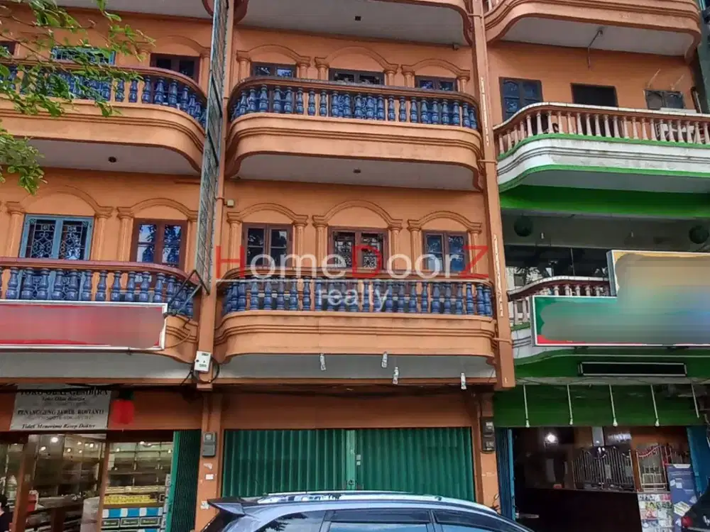 RUKO 4 LANTAI HADAP JALAN UTAMA DI NAGOYA KOTA BATAM