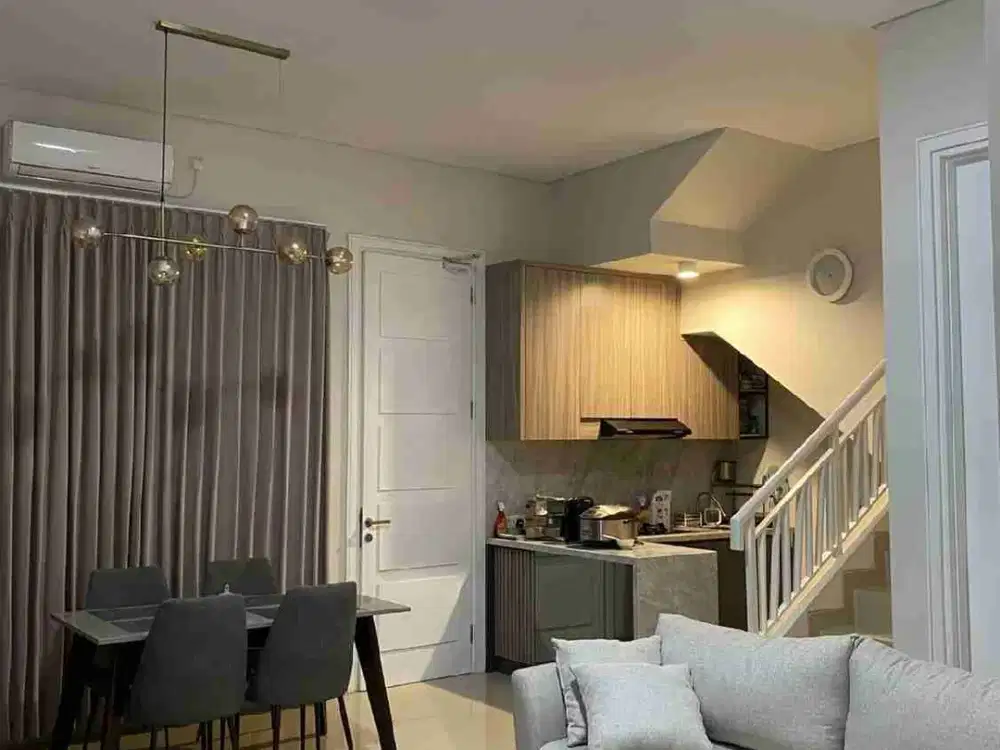 Jual Rumah 2 Lantai Full Furnish Lokasi Depan & Strategis di Puri Galaxy