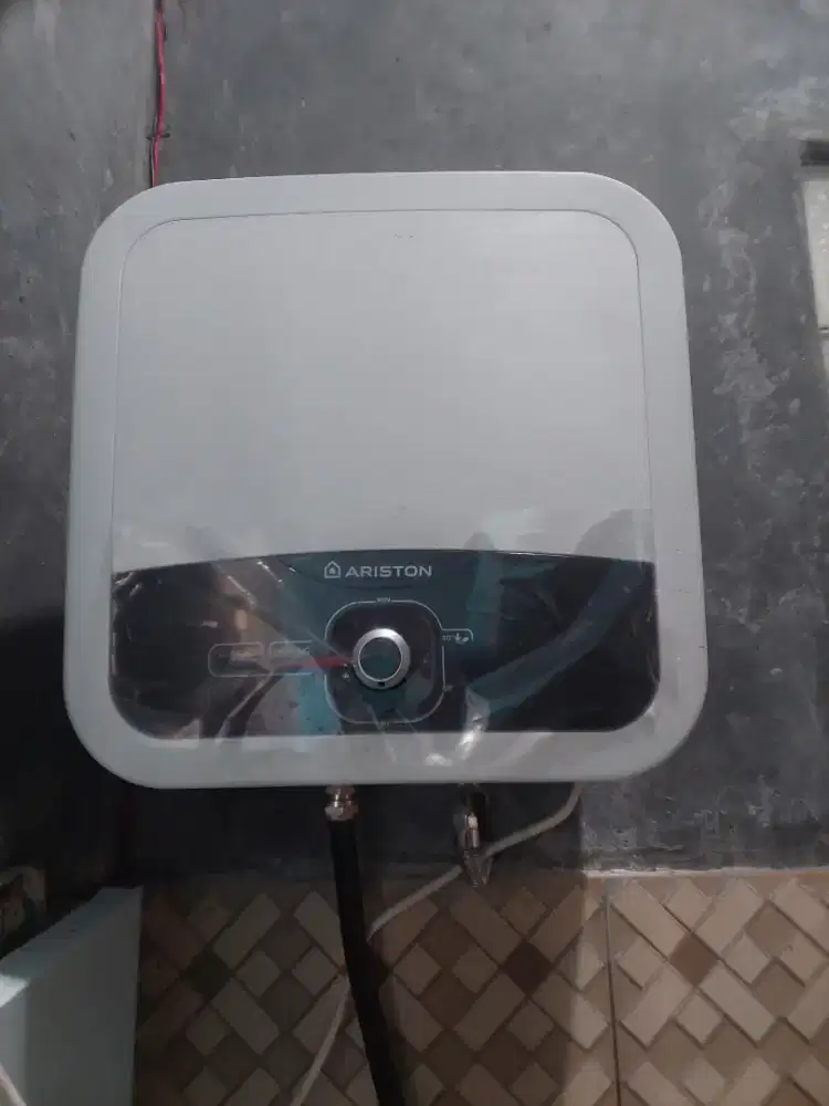 Pemanas air listrik UltimateHome 700  tangki penyimpanan 15L murah