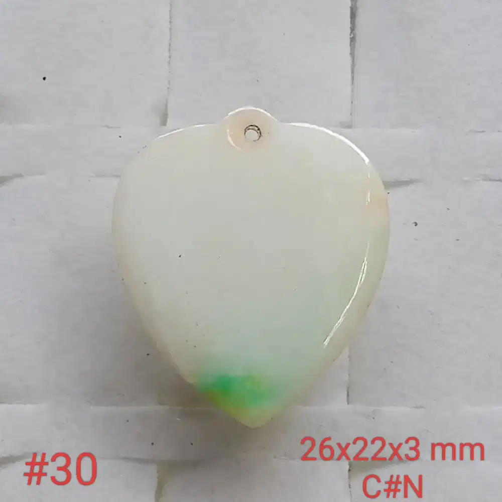 Liontin batu natural giok Burma