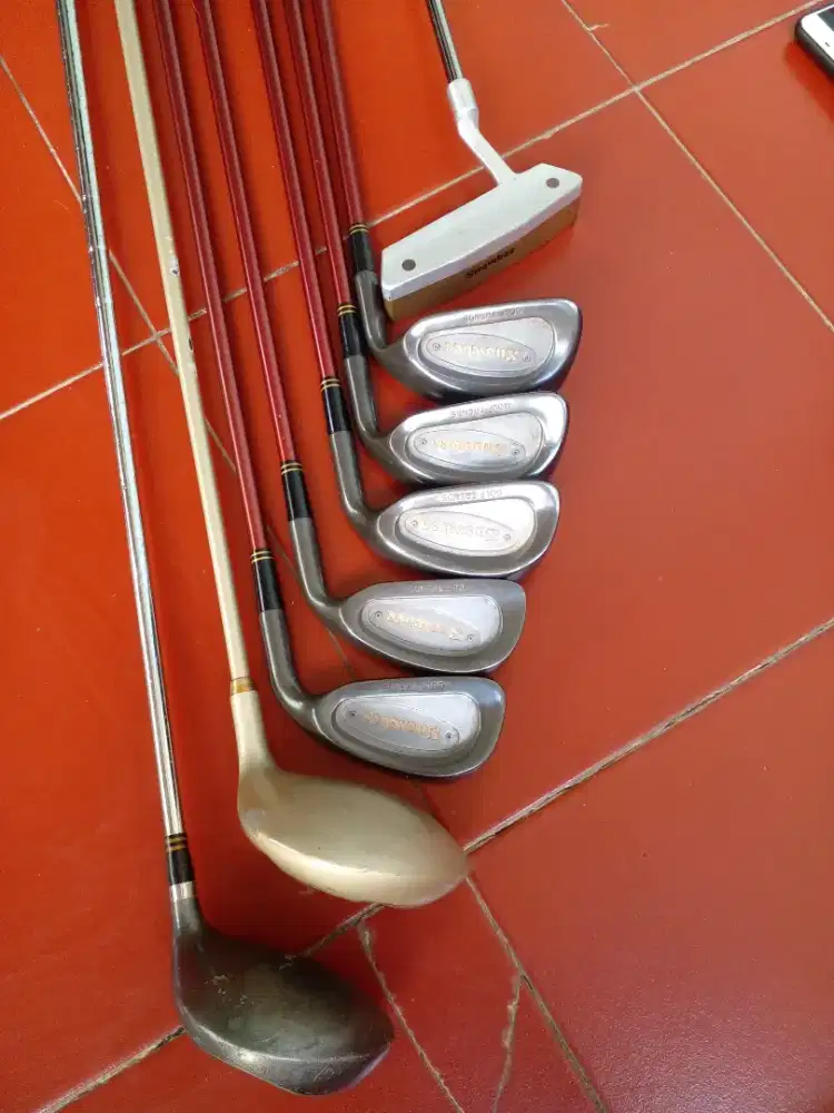 Jual stik golf sesuai foto.dijual.karna tidak bisa main golf