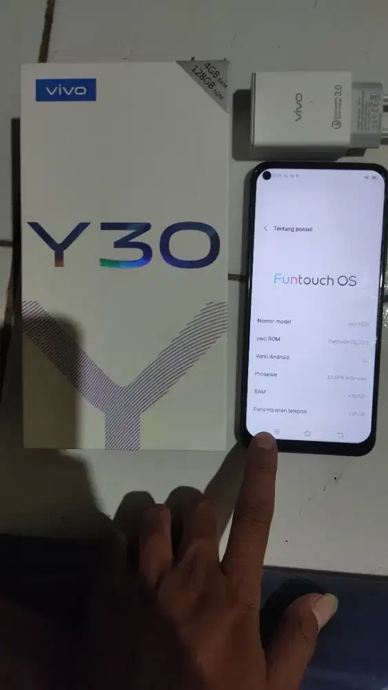 Jual VIVO Y30 4/128 gb
