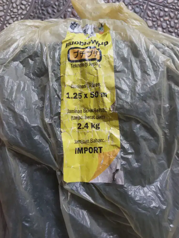 bubble warp ukuran 1,25 meter X 50 meter