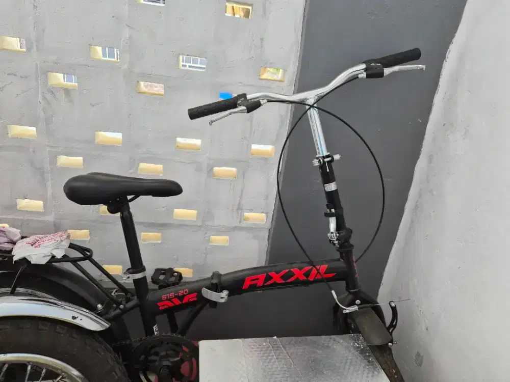 Sepeda lipat axil