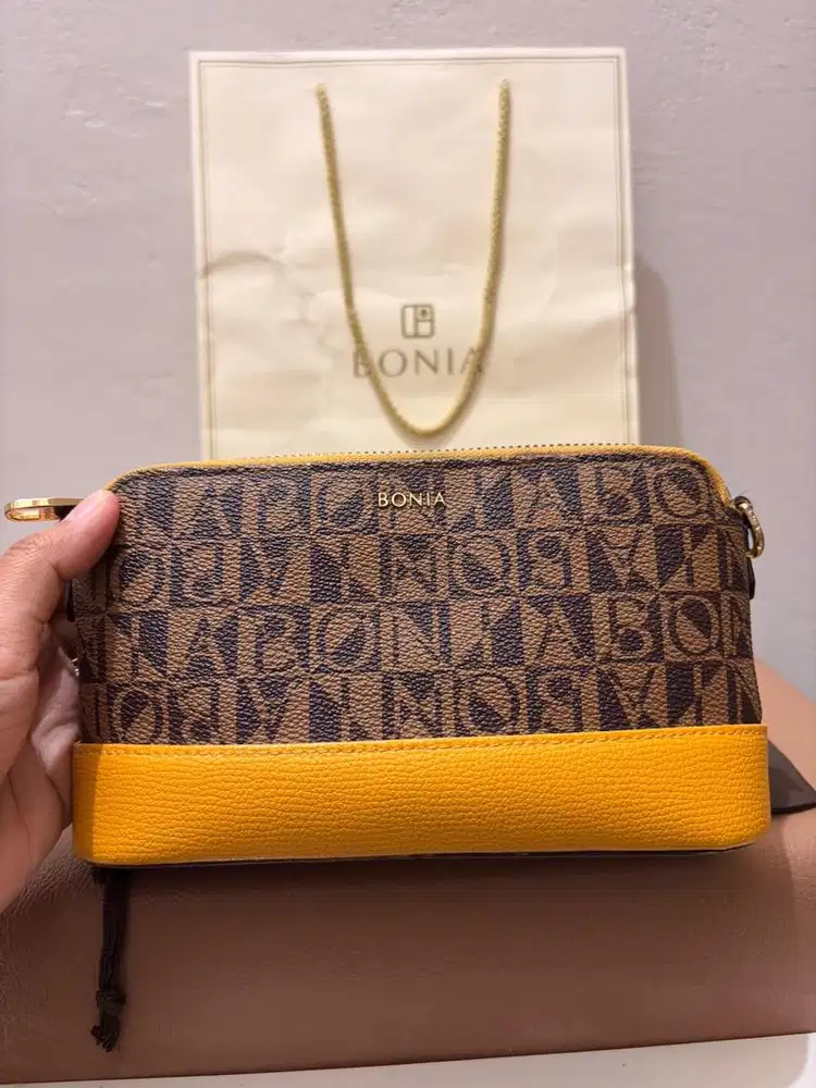 Preloved Tas Bonia Sling Rantai Monogram Mix Kulit