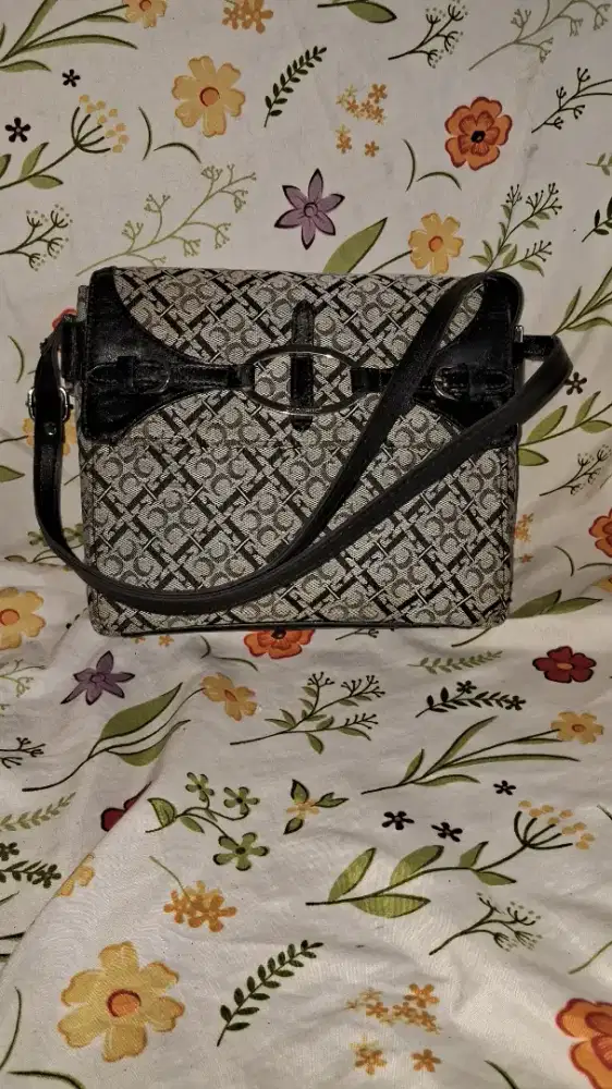 Tas kulit asli preelove