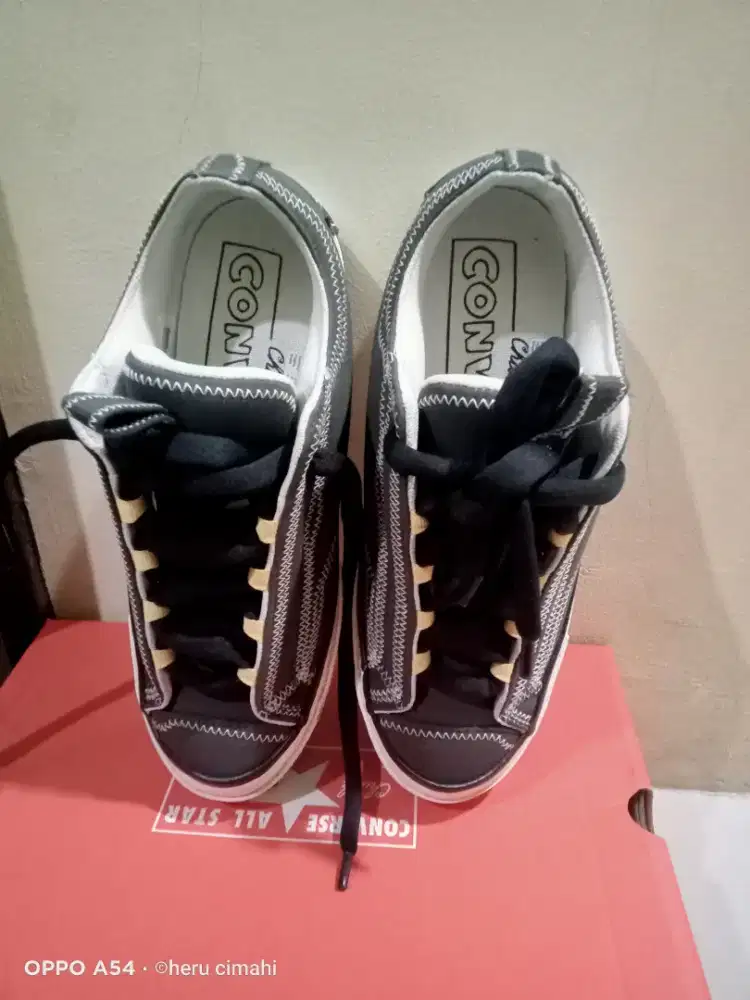 sepatu converse ori vietnam