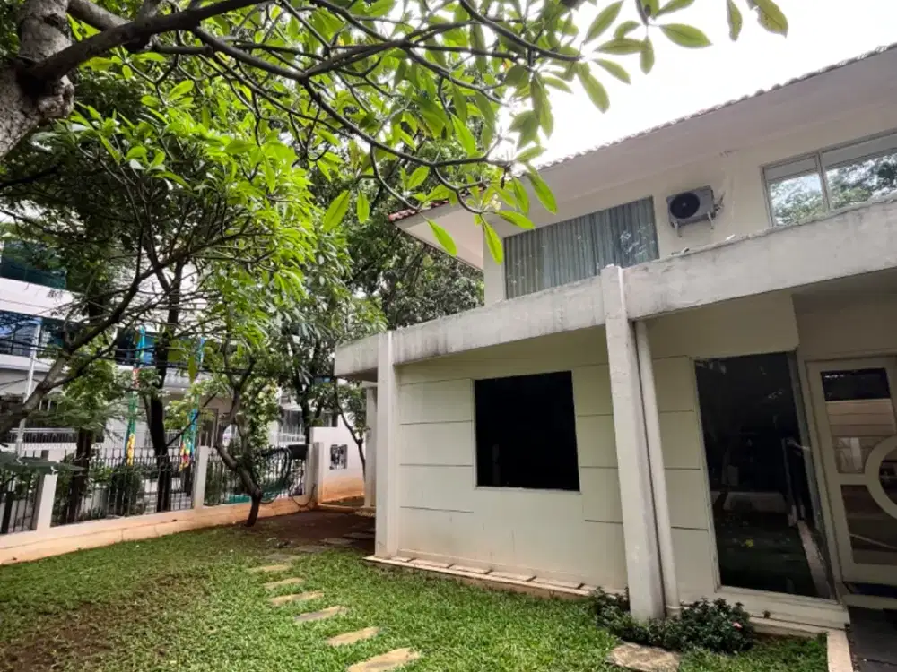 Rumah Hook Kebayoran Baru cocok buat kantor 469m2