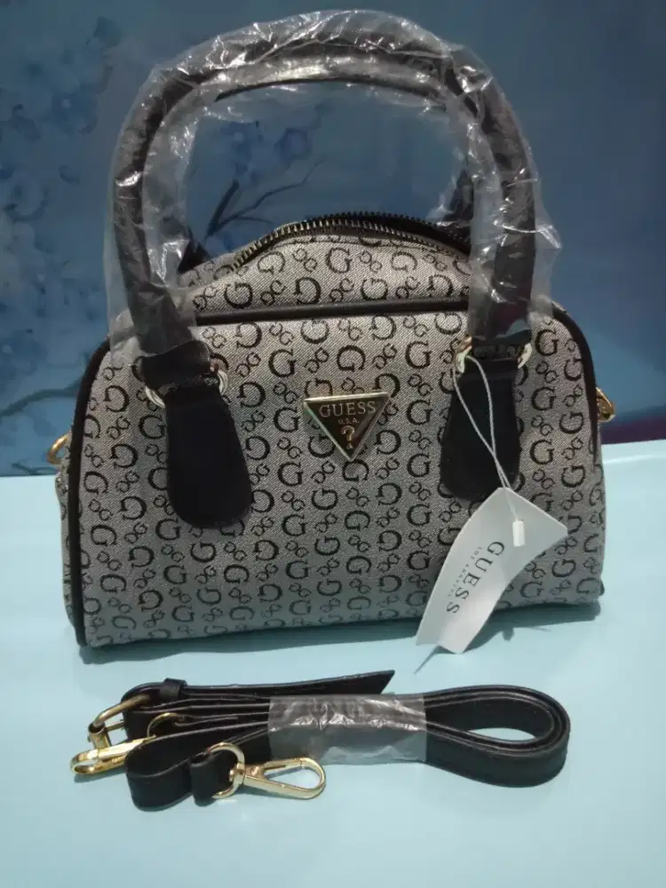 Di jual tas guess wanita