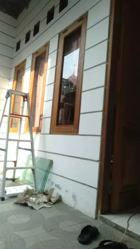 Tukang bangunan rumah