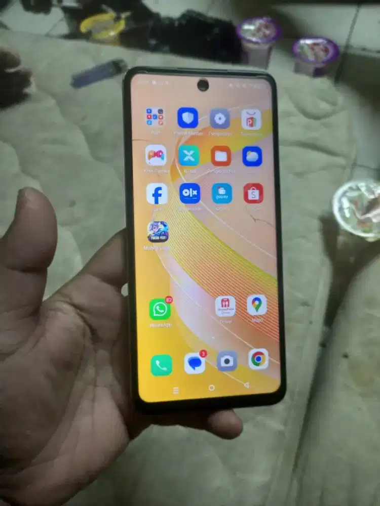 Infinix Smart 8 4/128 spek game T606 Batre 5000 mah kamera bening mine