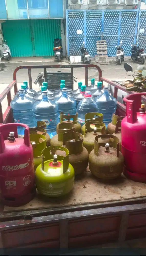 Mencari Pekerjaan Gudang + Driver Roda 3 Viar