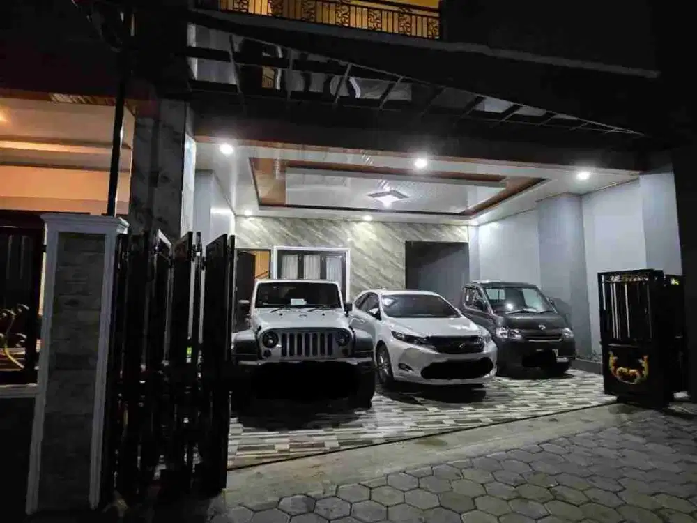 RUMAH MEWAH ELEGAN KOKOH KOLAM RENANG PRIBADI LINGKUNGAN SEKITAR PERUMAHAN ELITE MAGUWOHARJO
