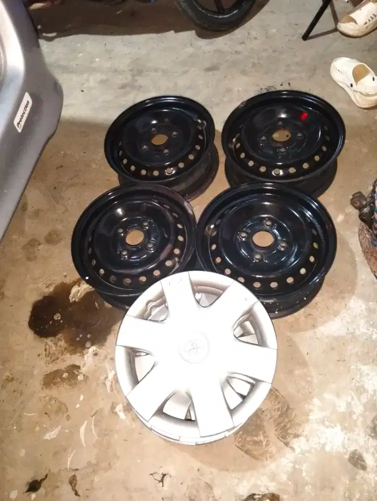 Di jual cepat  1set velg Avanza ring 14