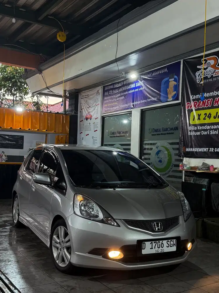 Jazz GE 8 RS AT istimewa fullset pajak isi pakean pribadi odo rendab