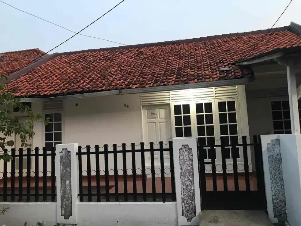 Rumah Asri di Komplek Deplu 74 Pondok Karya Tangsel