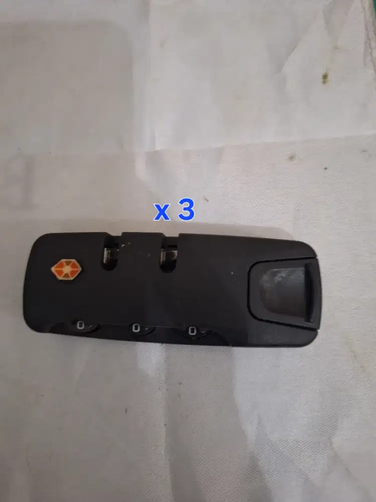 Kunci nomor untuk koper 
Uk1 untuk koper logel 
dan juga samsonite 
Ba