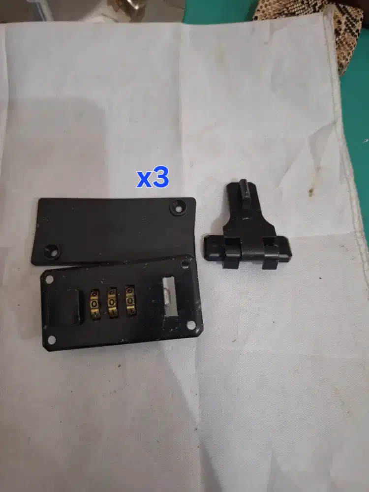 Kunci nomor untuk koper 
Uk3 untuk koper logel 
dan juga samsonite 
Ba