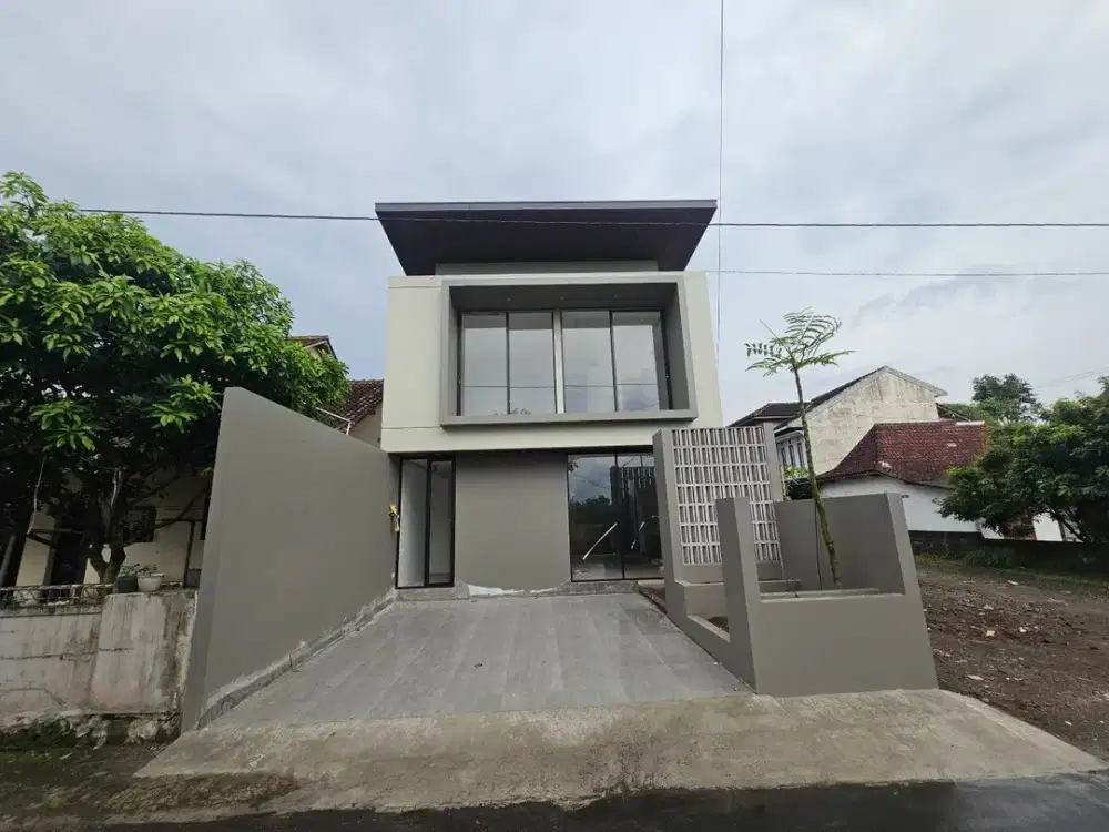 RUMAH MEWAH FULLY FURNISHED MODERN KONTEMPORER JL.KALIURANG KM 9, SINDUHARJO, NGAGLIK, SLEMAN, YOGYAKARTA