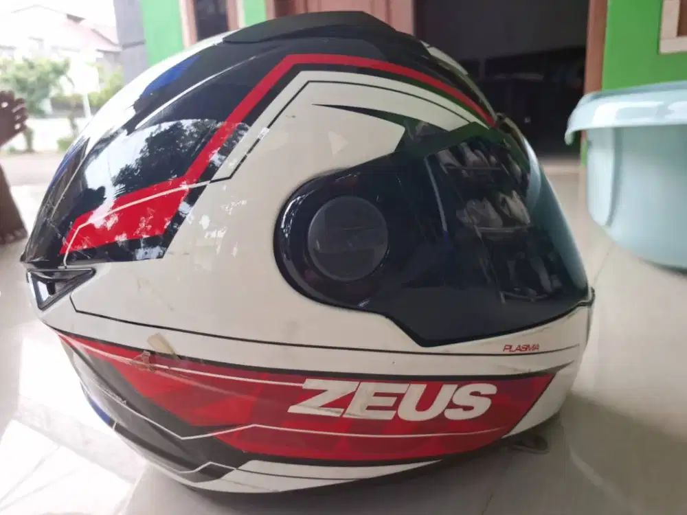 Helm ZEUS Plasma