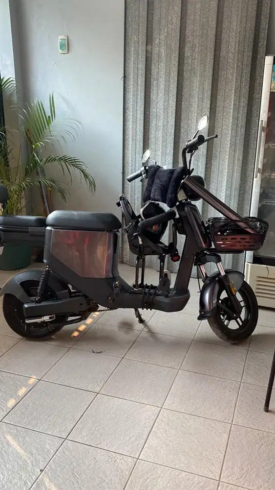 Sepeda listrik viar second